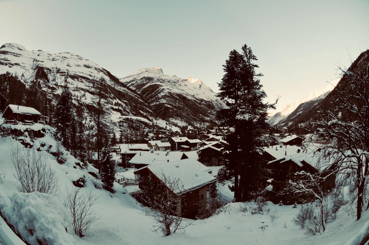 Haus Fleckstein Zermatt Wohnung Karibu Exterior foto